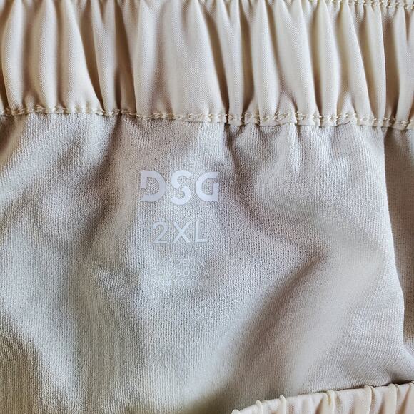 DSG Womens Size 2XL High Rise Running Shorts Light Sand 3in Inseam Lined New - Picture 6 of 7